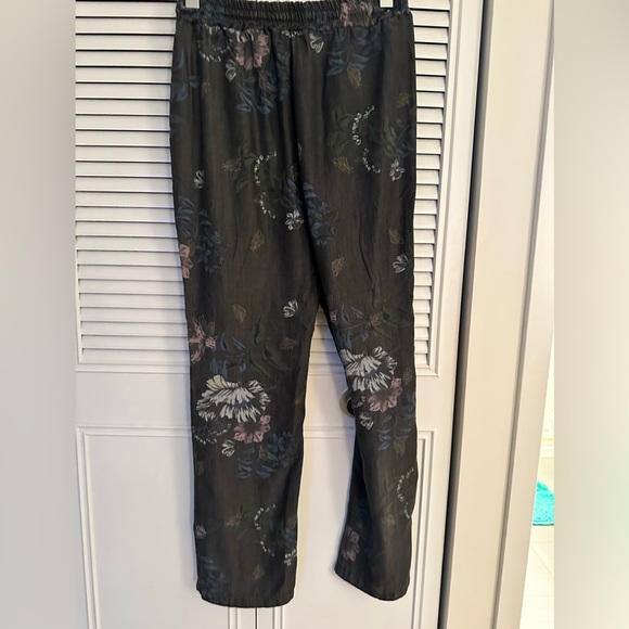 Floral Linen Luv Jeans - Picture 3 of 9